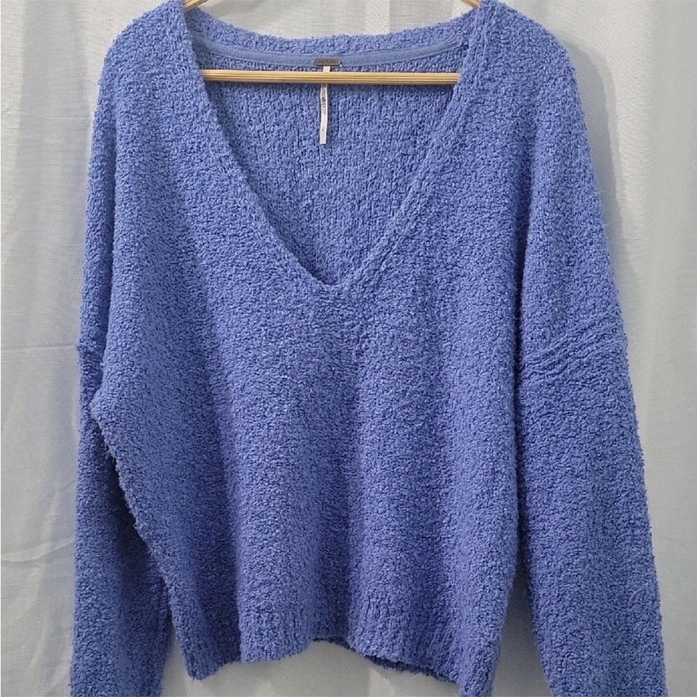 Free people Women's Cozy Blue V-Neck Sweater Size L - Picture 3 of 11